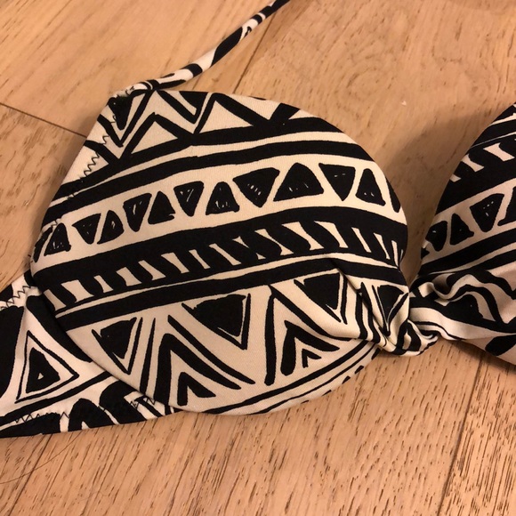 H&M Black and White halter bikini - Picture 2 of 4
